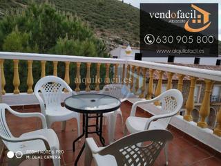 Xalet a Balazote. Se vende chalet en el jardin de 4 dormitorios por 95000€