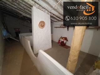 Casa a Pozohondo. Se vende casa en pozohondo de 4 habitaciones y patio de 40 metro