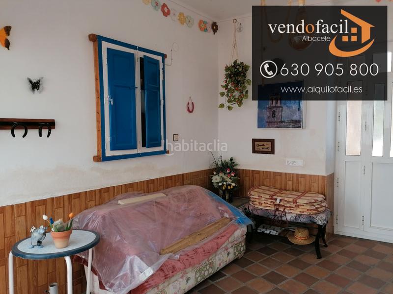Foto 179d41a4-ddeb-4826-8908-1fa78b2d7098. Casa se vende casa de 5 habitaciones y patio de 50 metros por 82000€ en Barrax