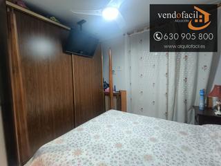 Xalet a Calle hermanos jiménez 21. Se vende chalet en zona fatima de 4 habitaciones y 2 baños con j