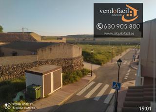 Casa adossada a Calle constitución 3b. Se vende adosado en villar de chinchilla de 4 habitaciones con p