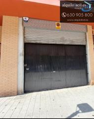 Miete Geschäftsraum  Calle poniente. Se alquila local con vado en c/ poniente de 100 metros por 600€