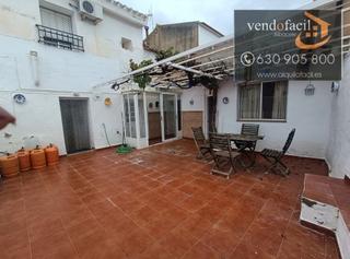 Casa a N/a. Se vende casa en nava de arriba de 4 habitaciones y patio de 40