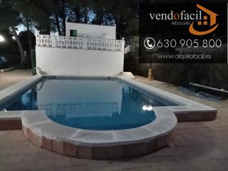 Masía en Camino de casas viejas 5040. Se vende parcela rustica en casas viejas con piscina y 4 habitac