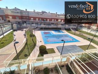 Reihenhaus in Facultad de Medicina. Se vende adosado con piscina en zona medicina por 400.000€