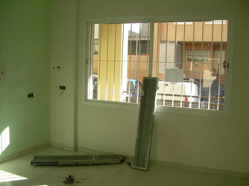 Foto 79a731f6-9a7e-45aa-acdf-91b8aba5f55c. Local comercial local com. en venta en avda. andalucia. en Huelva