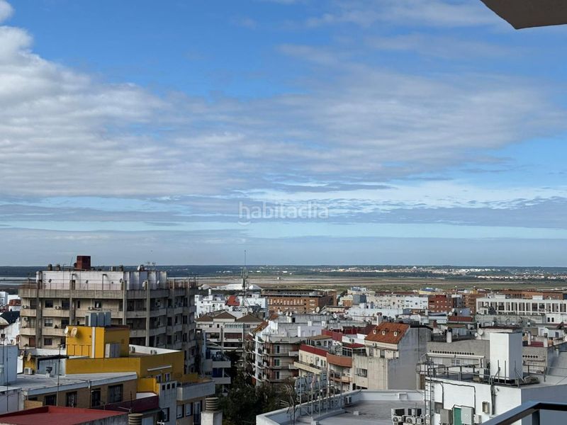 Foto 18dfa9a2-bc8e-4fe5-a19a-0d2d38f68971. Lloguer pis amb aparcament a Centro Huelva