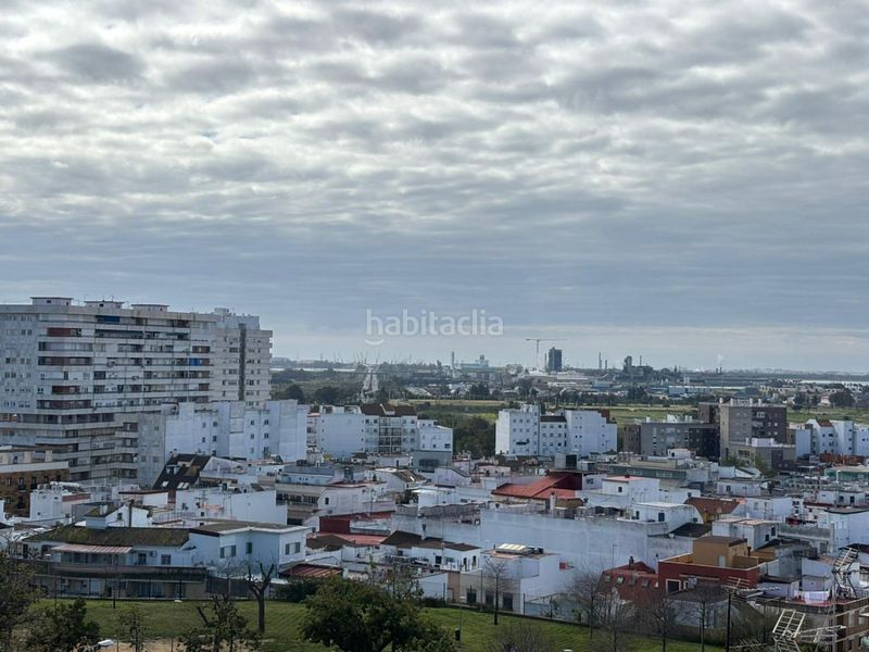 Foto bee986fa-4c14-4333-93e7-3fc75ea5af5d. Lloguer pis amb aparcament a Centro Huelva