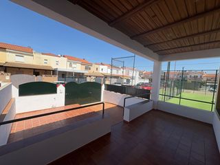 Lloguer Xalet a Núcleo Urbano. Chalet en alquiler en aljaraque, 4 dormitorios.
