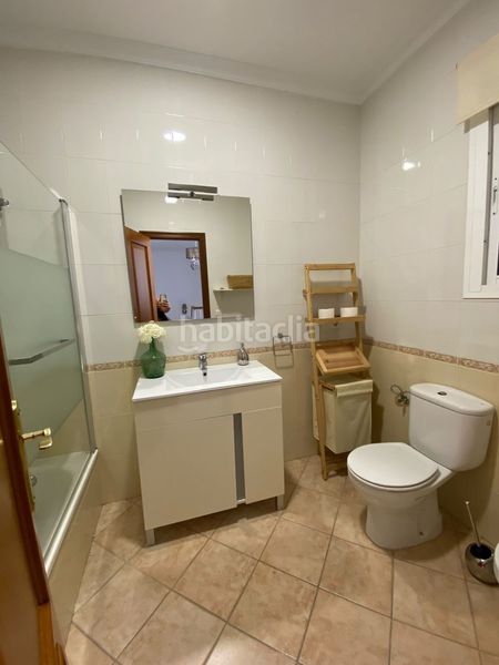 Foto 21e06203-303a-4b93-84c6-26782aaf19c5. Alquiler chalet  en alquiler en centro, 4 dormitorios. en Moguer