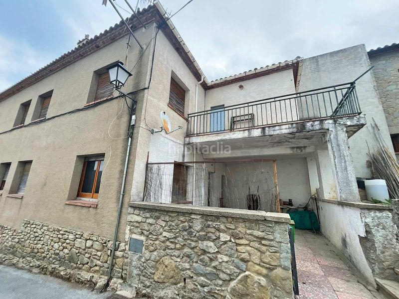 Foto f126662d-4f7b-4561-a7d4-ce85821e3c27. Edificio en carrer de l'estany 2 edificio para reformar en Castellterçol
