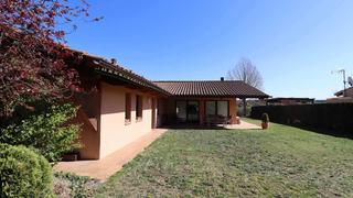 Casa  Carrer montserrat