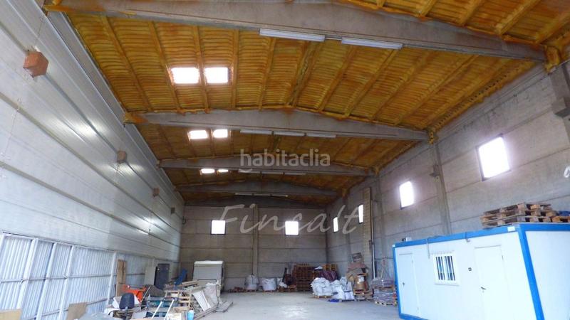 Foto 6fb99b61-8c84-4a80-8a6e-82e1b7eb0828. Nave industrial dividida en dos en Moià