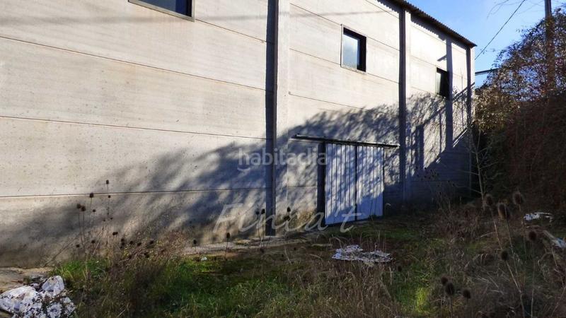 Foto 97d4fd2c-3409-4800-8da8-f1372065960a. Nave industrial dividida en dos en Moià
