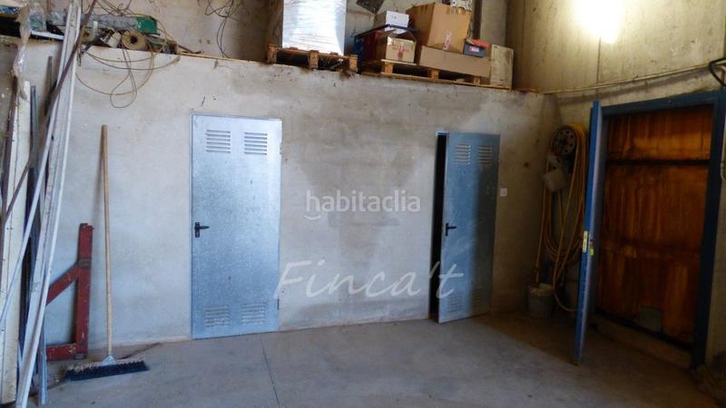Foto d68b13a5-b930-473b-b77e-5672a2766071. Nave industrial dividida en dos en Moià