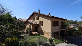 Casa  Carretera de l'estany. Con bonito jardín