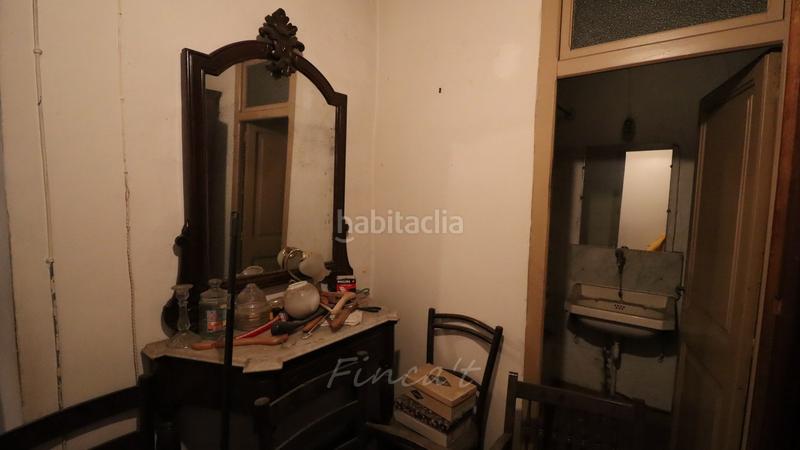 Foto df8acfee-4f38-4c94-9d95-989de08bac80. Edifici a carrer del comerç 2 a Moià