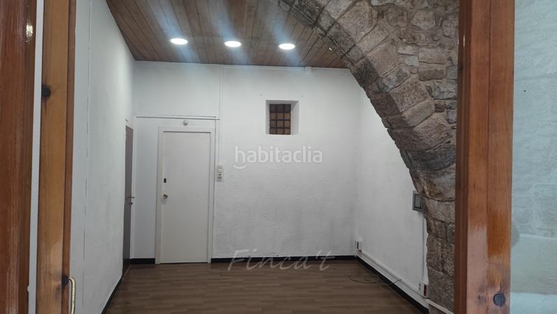 Foto 2b2c5700-a07e-4a3b-9920-36a624f00762. Location local commercial dans Moià