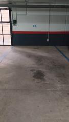 Location Parking voiture  Carrer de comadran. Plaça d'aparcament en lloguer