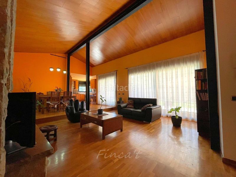 Foto e6b92c17-4149-44fe-873e-778c9cedd77d. Casa con camino riscaldamento in Moià