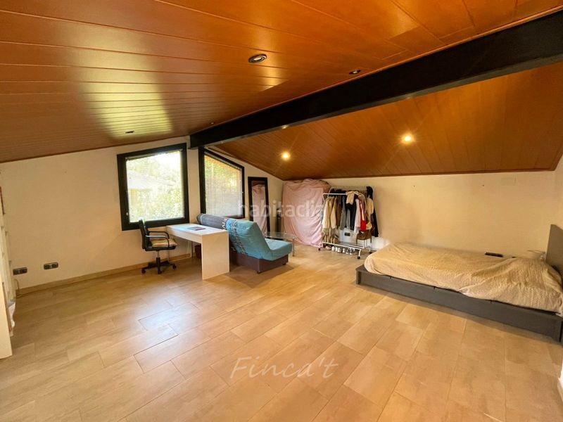 Foto e96f6637-8b37-4769-ae49-b8665bffb37b. Casa con camino riscaldamento in Moià