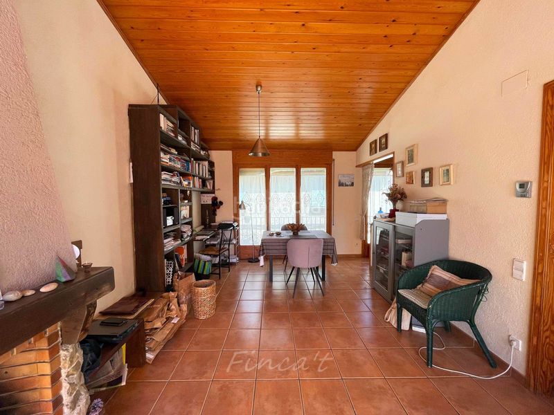 Foto bf2371a1-3aae-416d-9c41-02bab70aabc1. Casa adossada amb xemeneia calefacció a Castellterçol