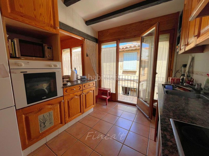 Foto cb749da2-c2f8-41a5-917c-74915c221662. Casa adossada amb xemeneia calefacció a Castellterçol