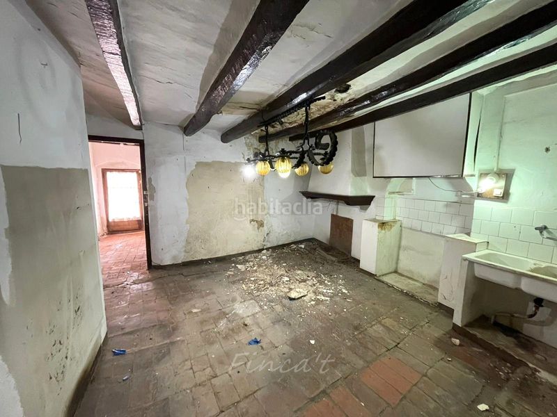 Foto 854dd4e6-1595-4228-b3f9-f653296d2cc7. Casa adossada a carrer de la tosca 17 a Moià