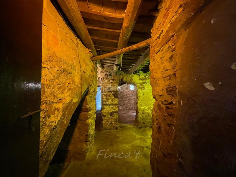Foto ce6bd671-a35b-4b12-b93c-25b0eedec3d3. Casa adossada a carrer de la tosca 17 a Moià