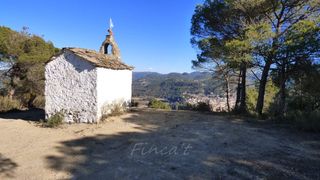 Fondo rustico  N/a. Terreno rústico con pequeña ermita