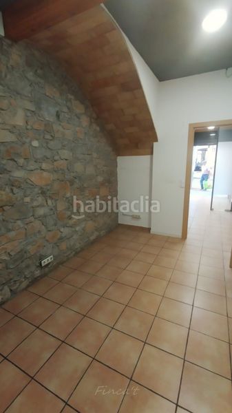 Foto ad79b1ce-4604-4135-9767-2d2f55e2da27. Affitto locale commerciale in avinguda de la vila 22 in Moià