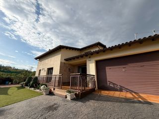 Maison à Moià. Casa independiente en venta en montví de baix