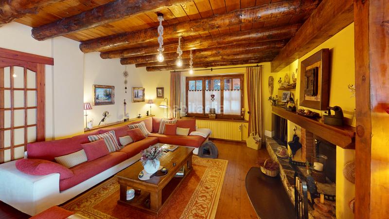 Foto 022b09a8-88cb-40b2-ab99-1592568c9e13. Casa adosada borda dúplex en venta en bordes d'arinsal en La Massana