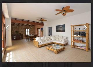 Chalet en Tuineje Pueblo. Exclusiva villa de lujo con 4 dormitorios y 3 baños, 363 m de di