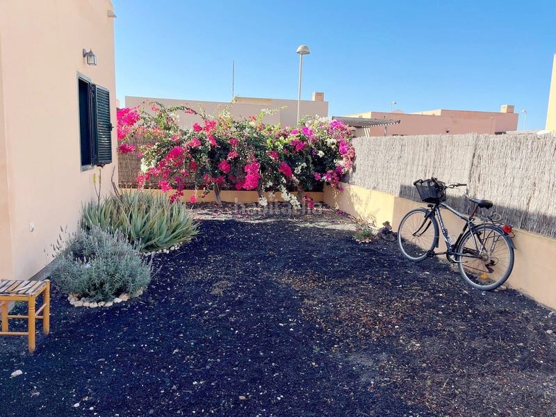 Foto 2d39a171-9007-43b4-8136-d80156e3cfb2. Casa a Corralejo Oliva (La)