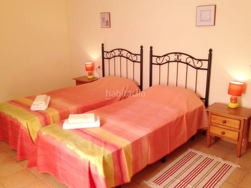 Foto b590a295-2345-4f79-957d-944e791a4a2a. Casa a Corralejo Oliva (La)
