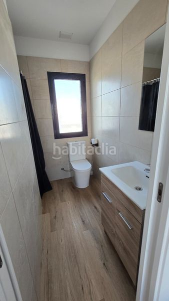 Foto 13162bca-a68f-4956-aa85-6dd95fd857bb. Casa adossada a Corralejo Oliva (La)