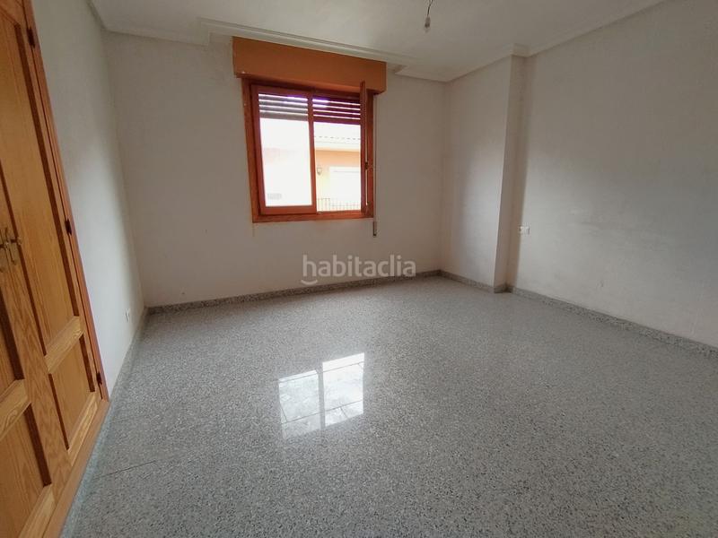 Foto c66fdc09-8a9f-4fa1-a94a-94b54d0a7b4a. Edificio en Monforte del Cid