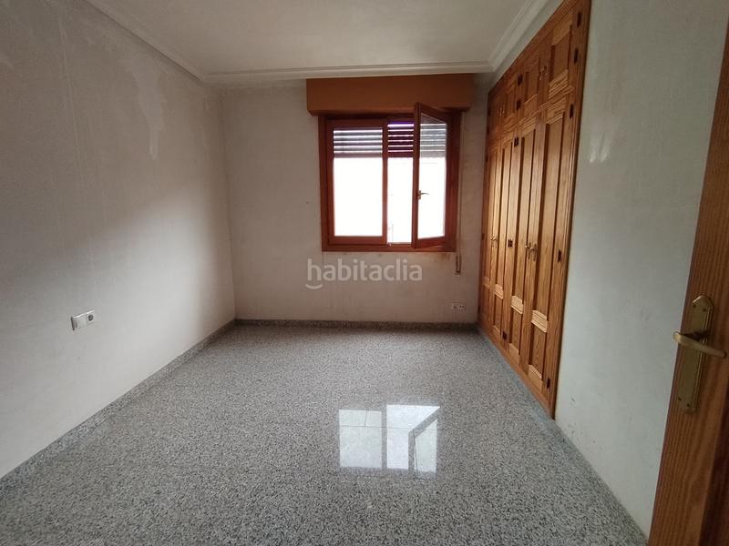 Foto cf9022a2-5c76-40e7-a264-11e5b6f8fc22. Edificio en Monforte del Cid