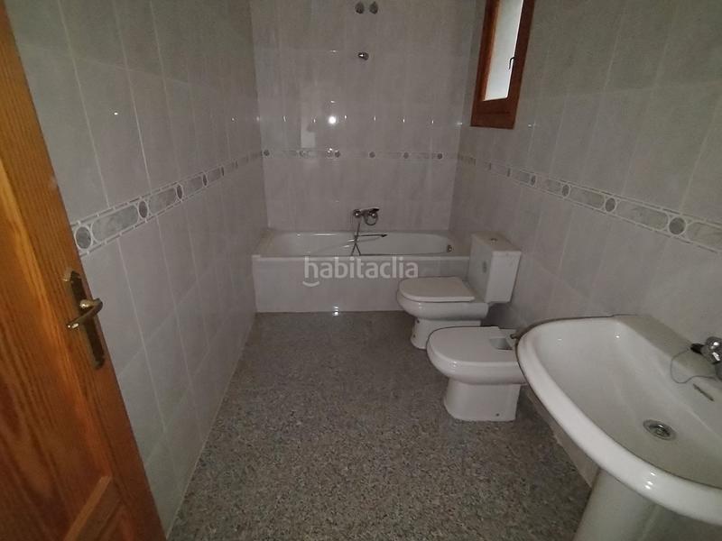 Foto fec1a0ec-919a-4f75-b5c2-8d8af871dd8d. Edifici a Monforte del Cid