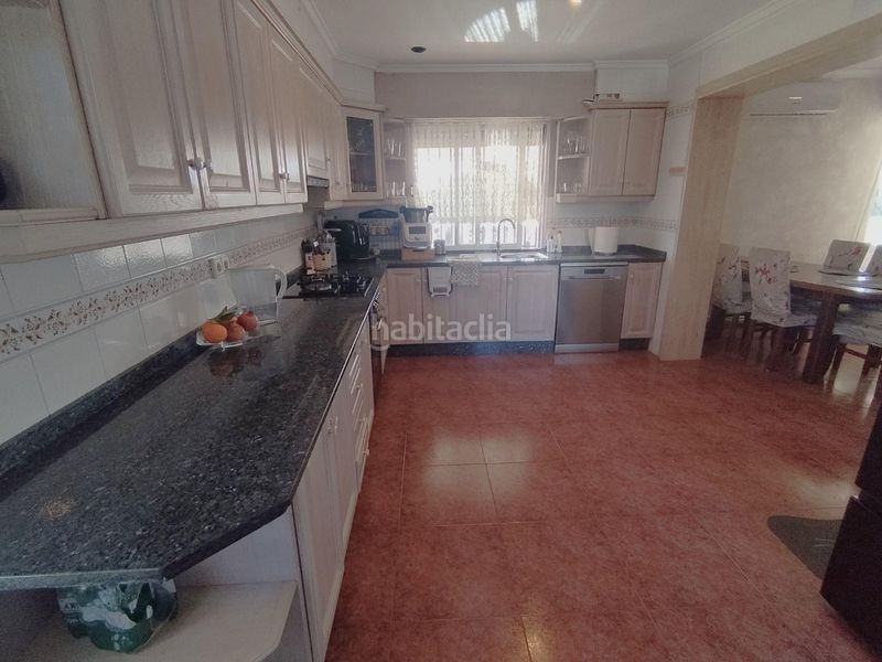 Foto cd98e30b-8e12-48dd-ad3e-f65c2393d5e2. Chalet con parcheggio piscina in Novelda