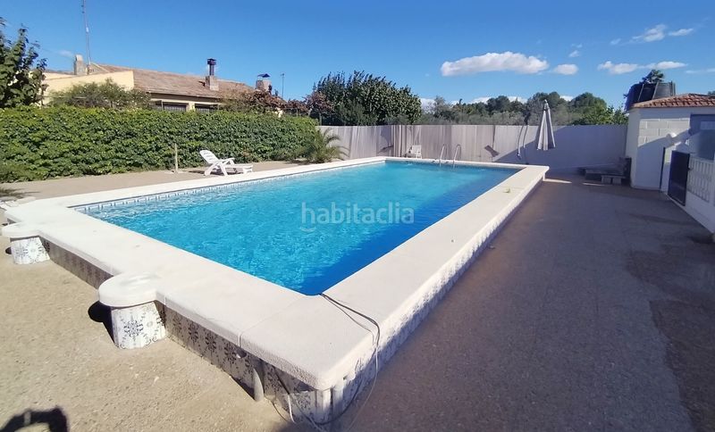 Foto d6ecc8e3-101e-4c22-88da-33e195335c3e. Chalet con parcheggio piscina in Novelda