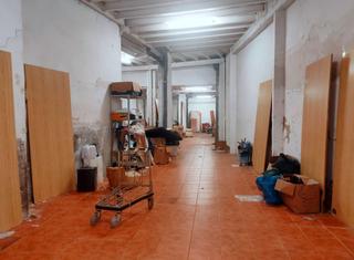 Local Comercial a Santo Domingo. Interesante local comercial en el barrio de san blas de alicante