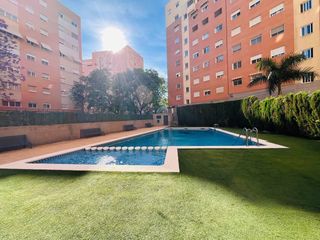 Etagenwohnung en Paus - Pol�gono San Blas. Exclusivo piso en pau i con reforma de lujo