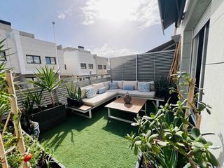 Reihenhaus in Las Fuentes-Los Cipreses. Exclusivo chalet adosado de diseño con solárium privado y calida