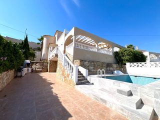 Xalet en Pueblo Acantilado-Lanuza. Exclusividad, dise�o y calidad de vida frente al mediterr�neo
