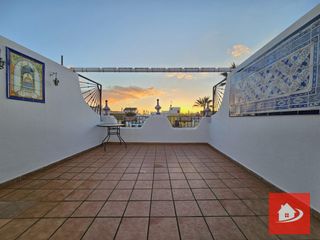 Casa a Centro-Calzada-Cabo Noval. Casa en el centro de sanlúcar de bda.