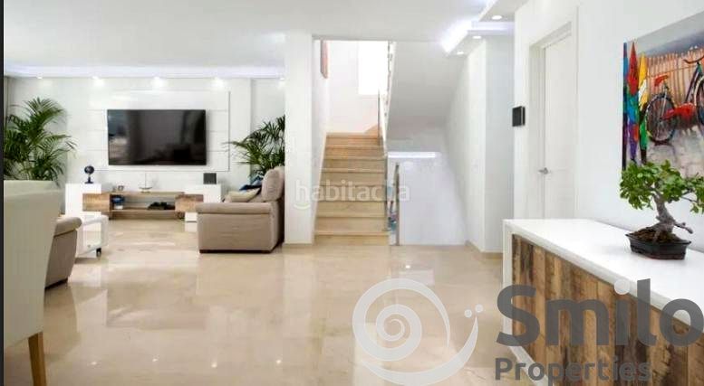 Foto 357a4c76-b76d-4c94-ae6e-506e79105dc0. Casa amb aparcament piscina a Playa Fañabé Alto Adeje