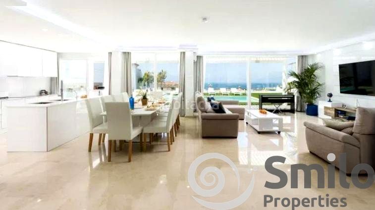 Foto a62879de-ec17-4cea-a96e-02ea4ebea0bb. Casa amb aparcament piscina a Playa Fañabé Alto Adeje