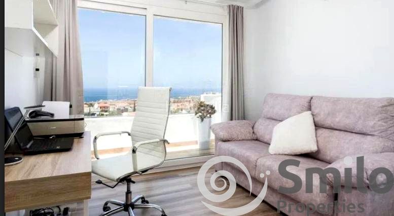 Foto a83afbb7-a9ff-4a3a-8827-b9449a89703c. Casa amb aparcament piscina a Playa Fañabé Alto Adeje